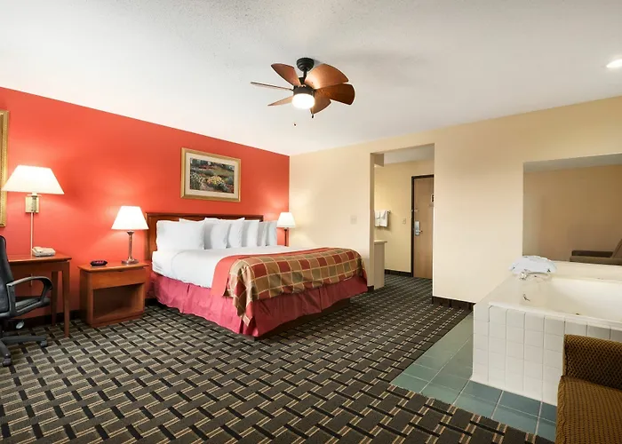 Baymont By Wyndham Il Hotel 3*